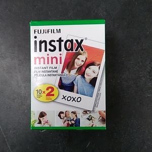 Fujifilm Instax Mini 20 exposures